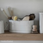 Cesta metálica con asa larga