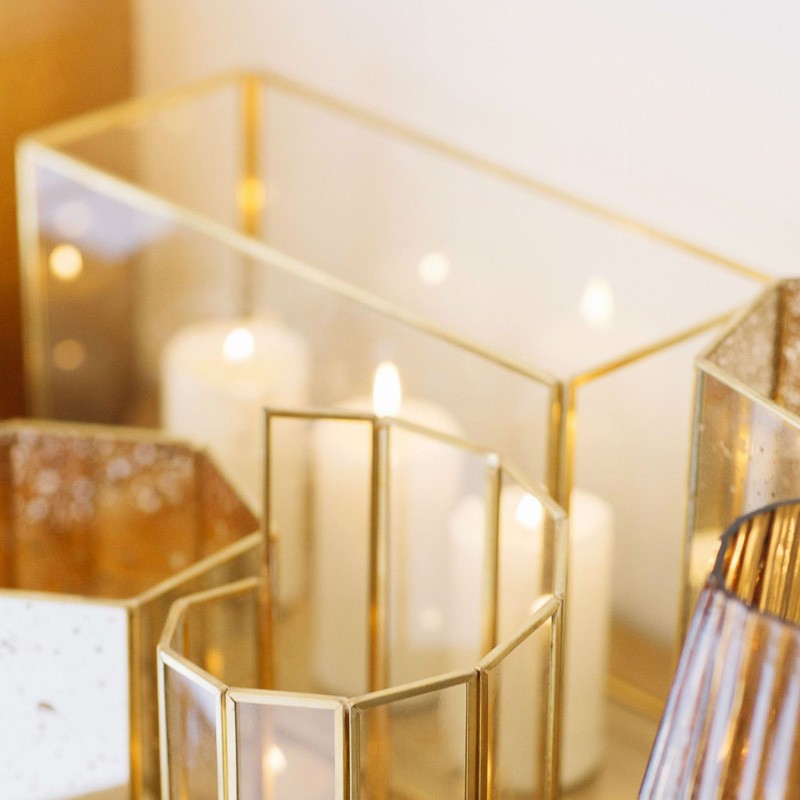 Terrario grande de vidrio y latón dorado