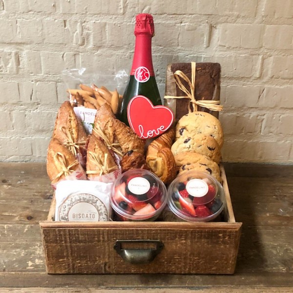 Merienda Brindis Entre Amigos San Valentín