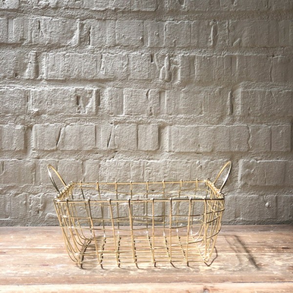 Cesta cuadrada metálica dorada