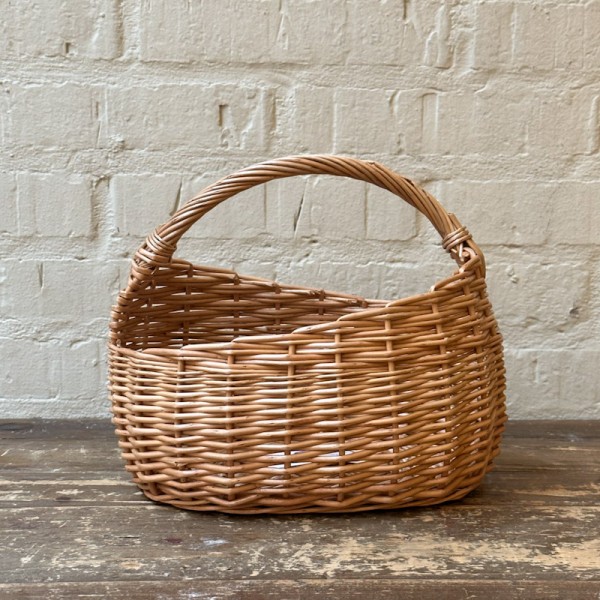 Cesto mimbre oval desigual