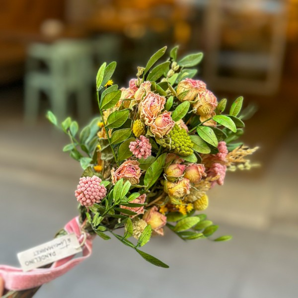 Ramillete de flores preservadas Pitiminí rosa