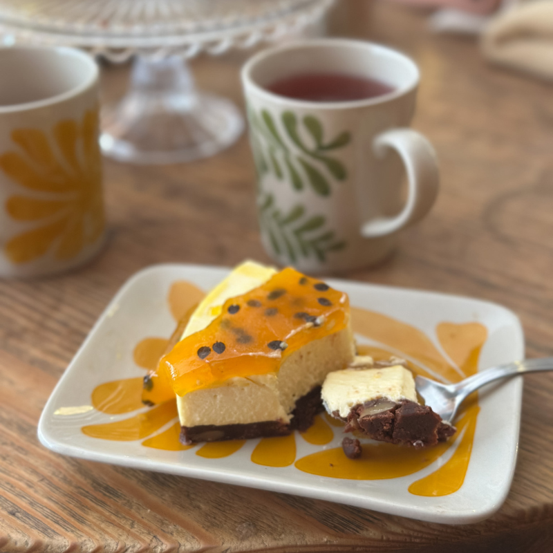 Tarta del Mes de Julio Maracuyá y Brownie